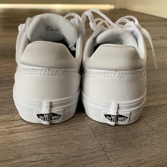 white vans - Picture 4 of 4